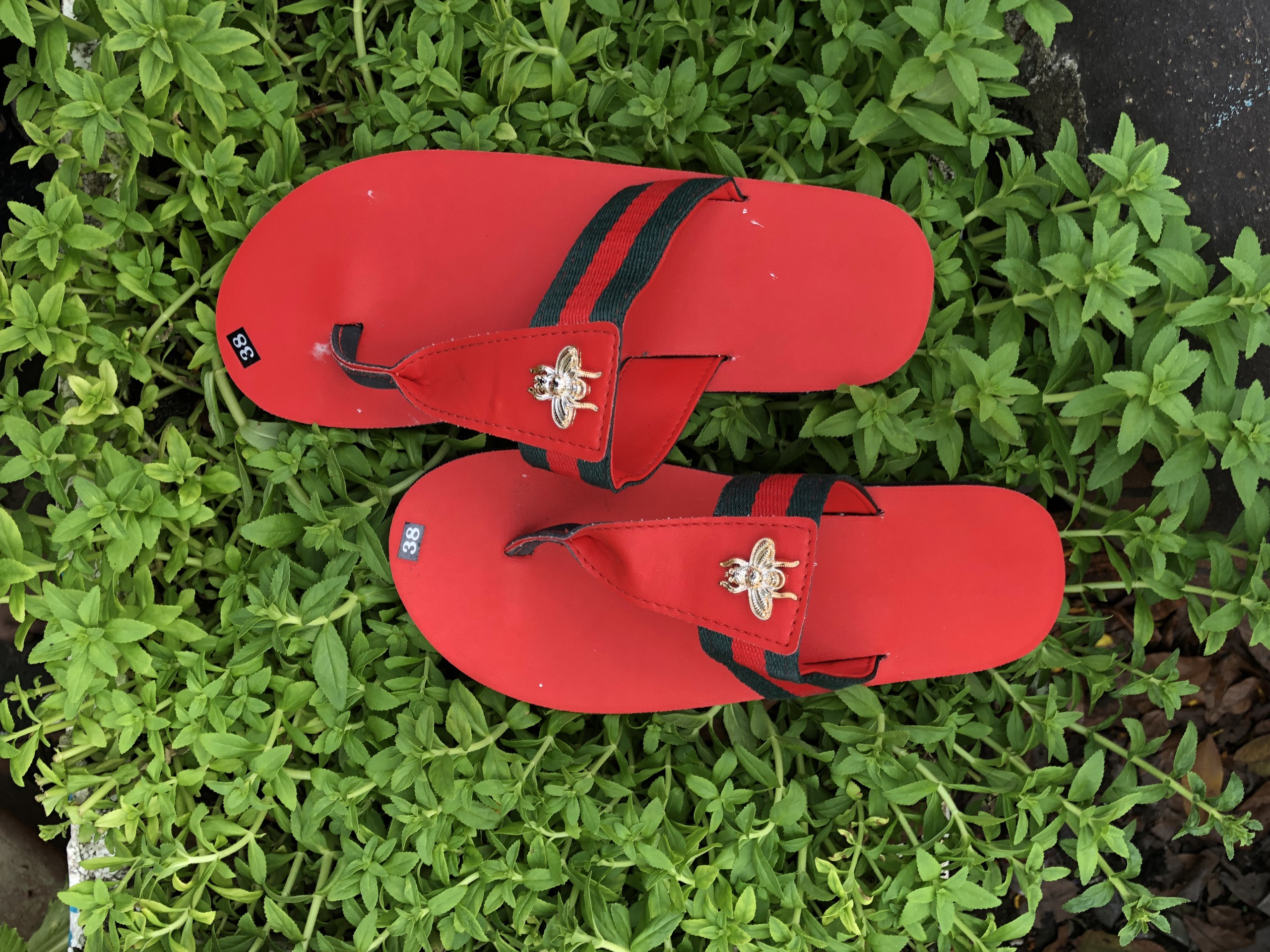 Dép sandal thời trang giá rẻ màu đỏ ong