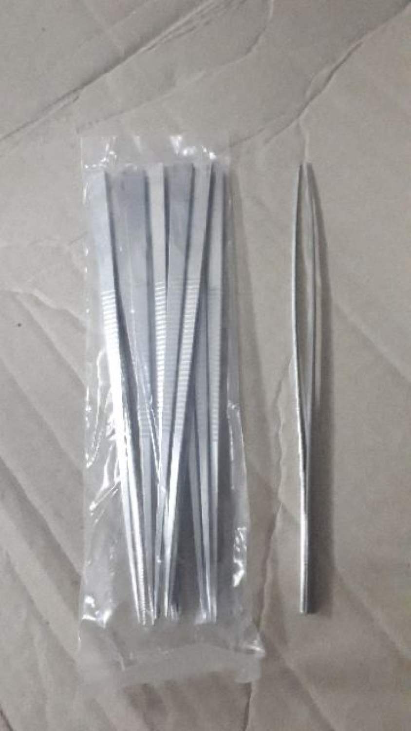 Nhíp lấy ráy tai bằng sắt dài 17 cm