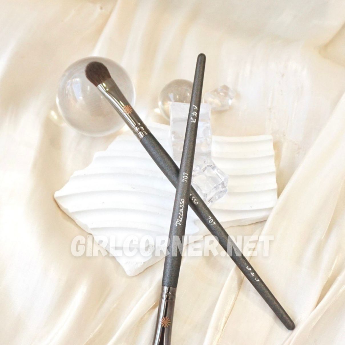 [HCM]Cọ bầu mắt Piccasso 707