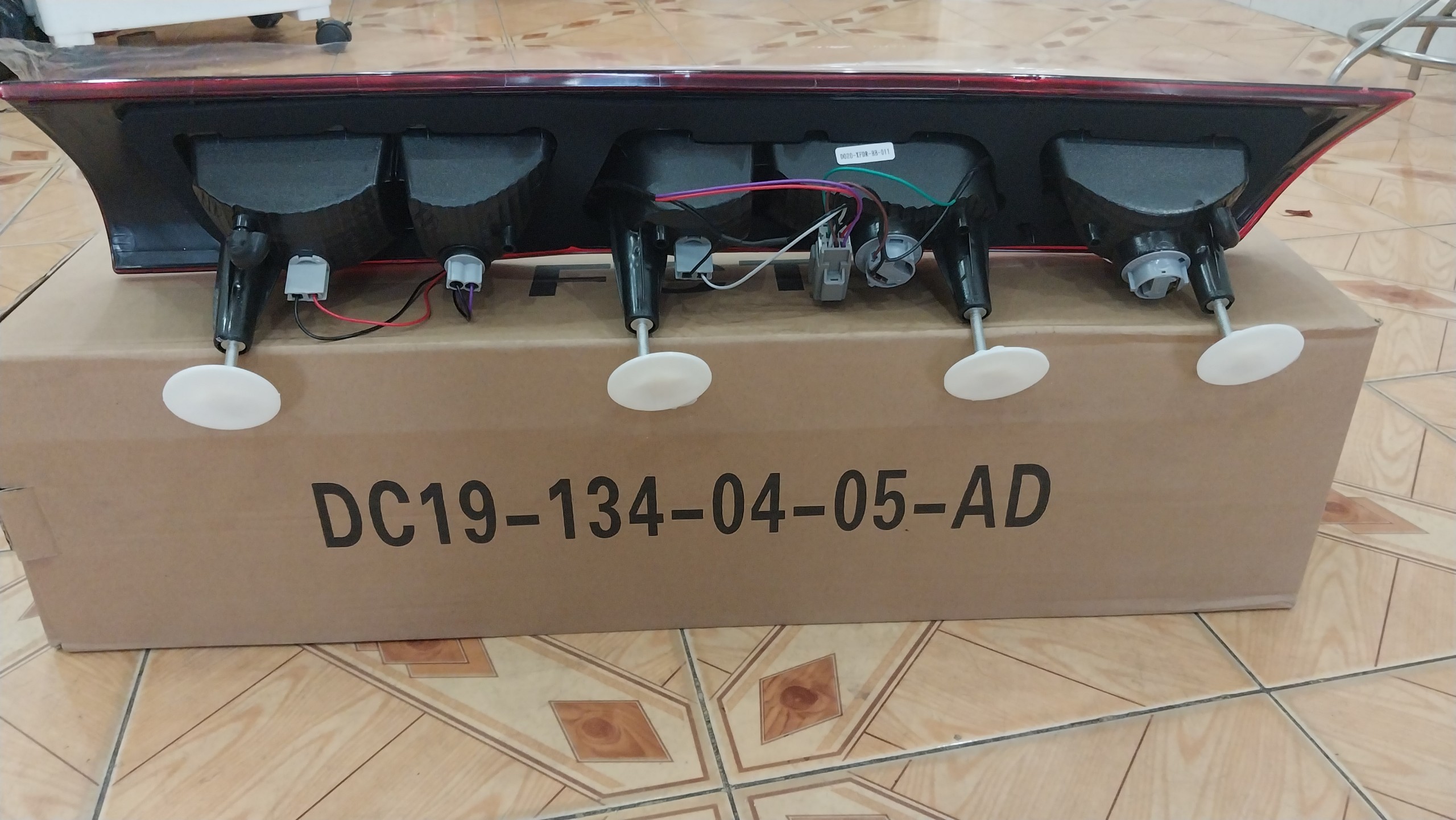 ĐÈN HẬU SAU XE FORD TRANSIT 2012-2021