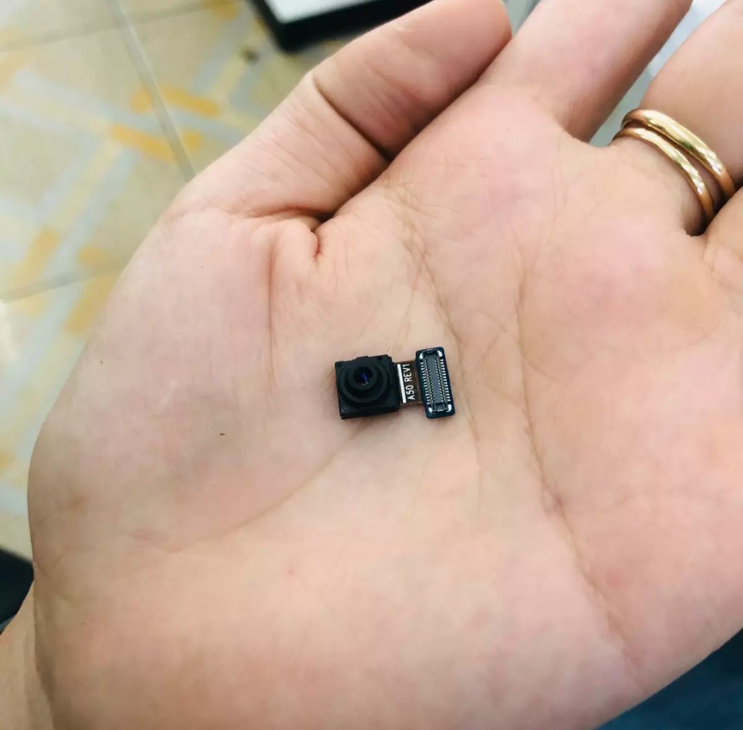 Camera trước Samsung A50 - Thay mới