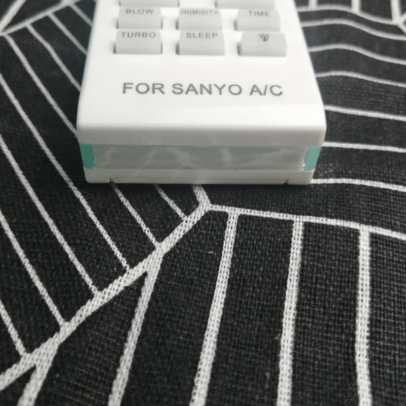 Điều Khiển điều h&ograve;a SANYO 2 chiều vu&ocirc;ng trắng