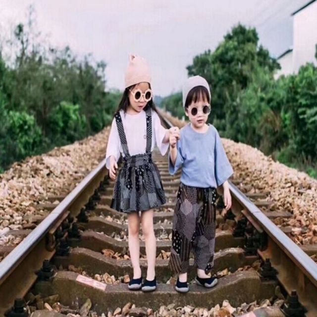KÍNH MÁT HÌNH BÔNG HOA CHO BÉ