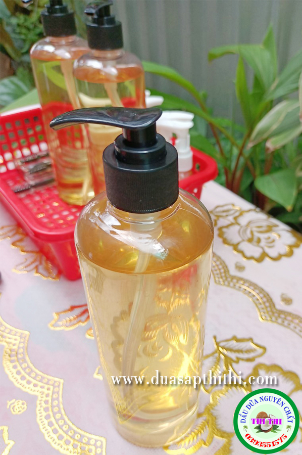 Dầu dừa nguyên chất nhà Lọ 500ml