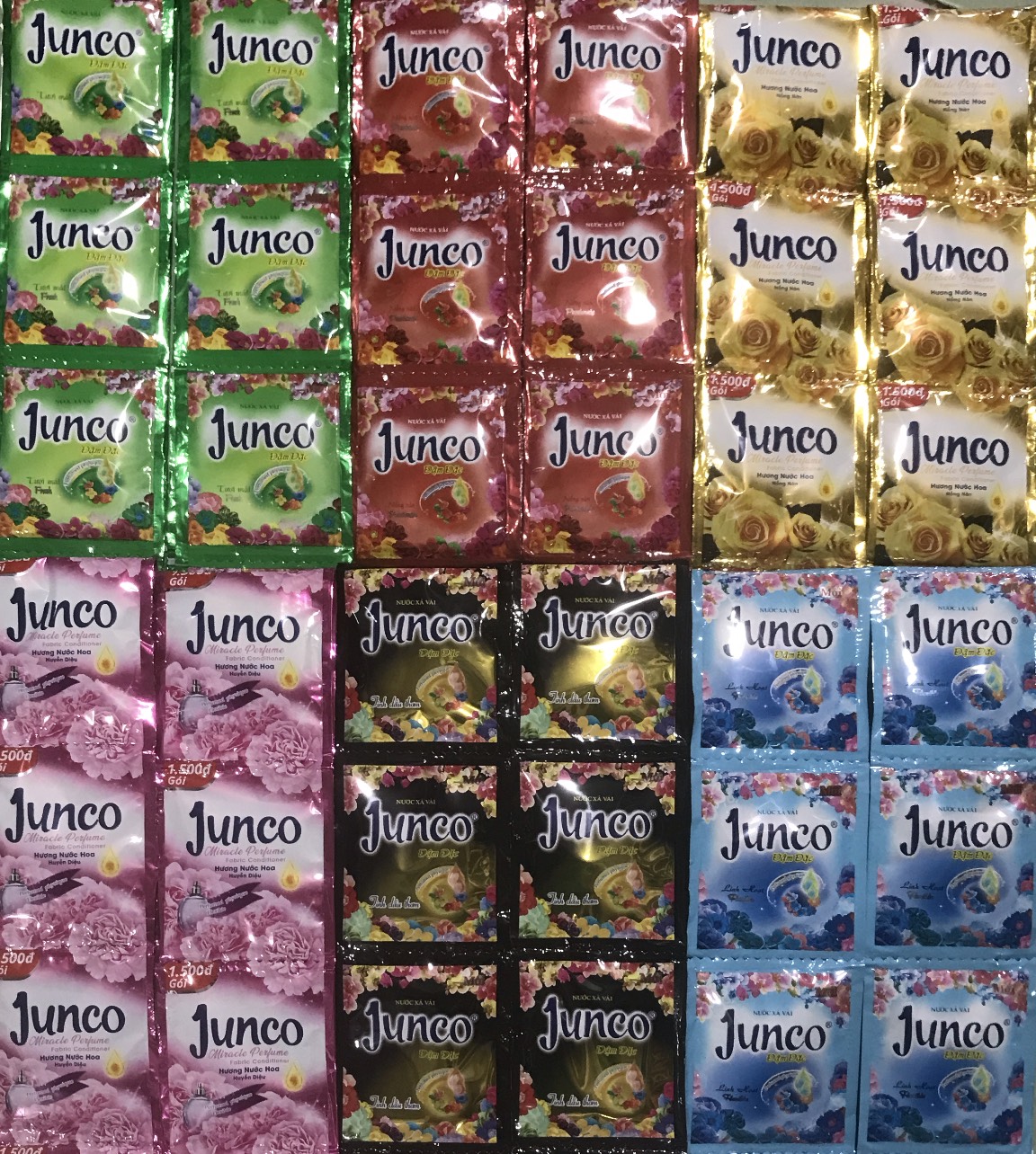 Nước xả quần áo Junco dây 10 gói các màu.