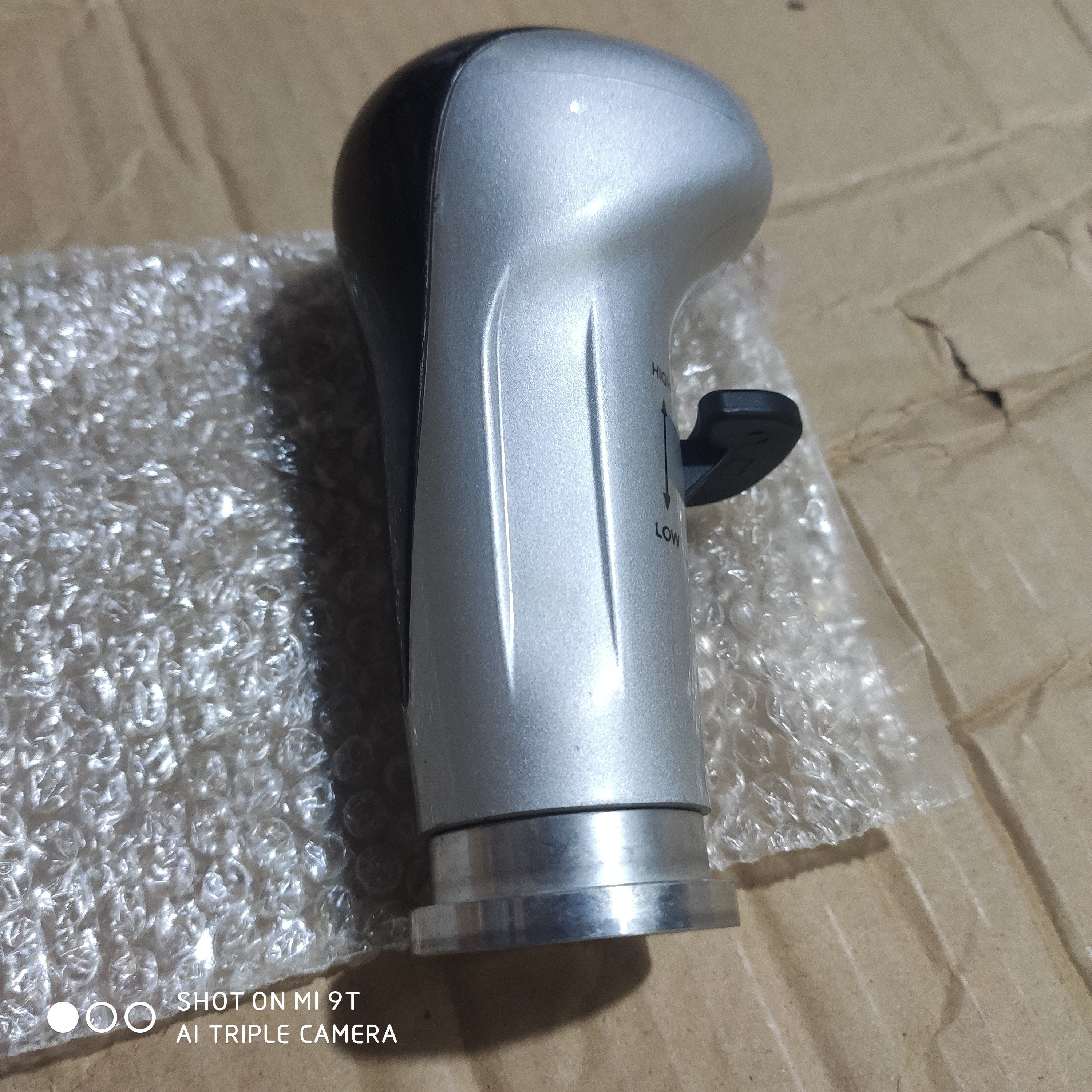 Tay nắm cần số đầu kéo Hổ vồ A7 16 số. quả đấm số Howo, tay đi số hơi A7, tay nắm số. đấm cần số xe đầu kéo a7 16 số...VIE PARTS