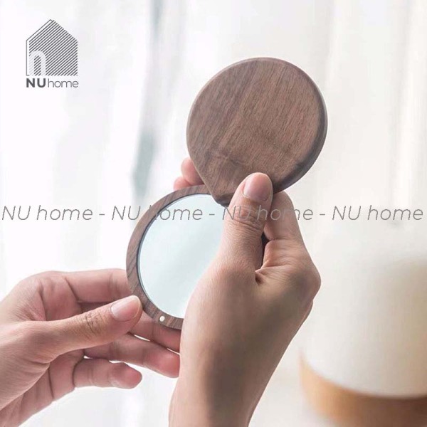 Gương trang điểm bỏ túi mini bằng gỗ Teki | nuhome.vn | gương được thiết kế nhỏ gọn, mộc mạc và đẹp mắt