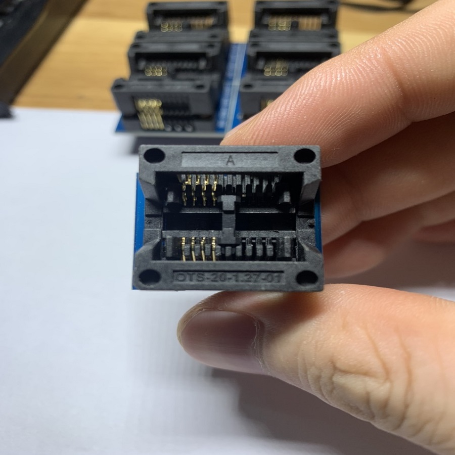 Đế nạp rom 8 chân to và nhỏ dùng cho các máy nạp Rom