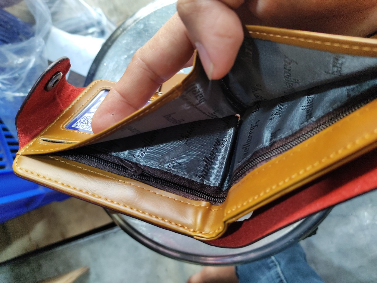Túi nhung móc khóa cờ Việt Nam loại vuông