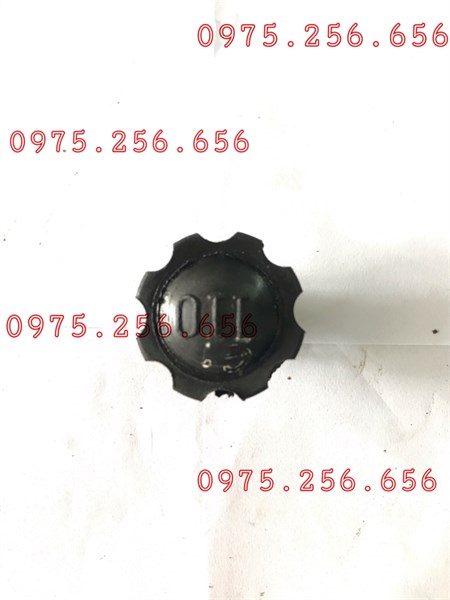 Núm Dầu số nắp dầu cày 61 phụ tùng máy cày