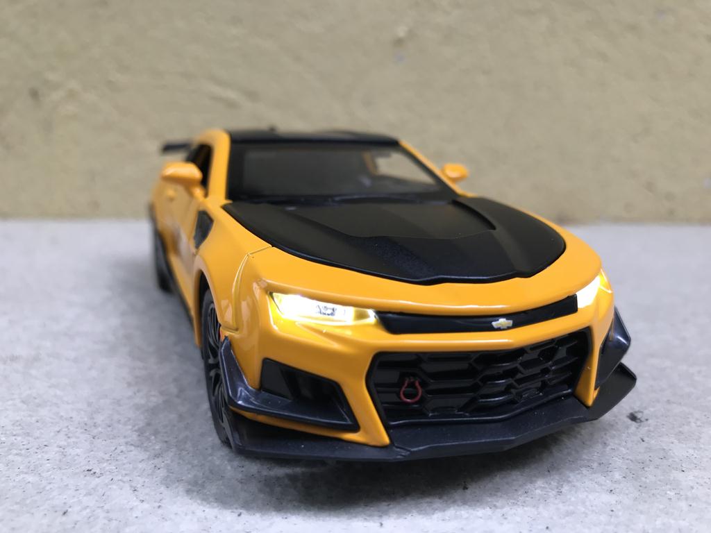 Mô hình xe CHEVROLET Camaro 2022 - 1:32
