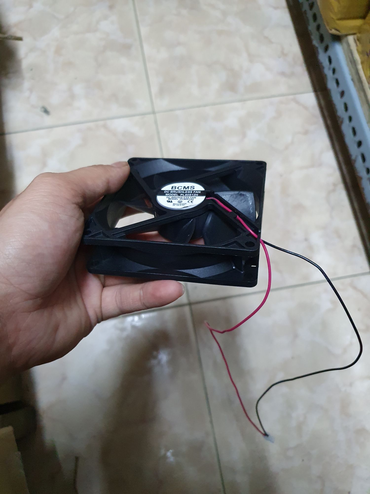 quạt tản nhiệt 9×9 chạy 12 vôn
