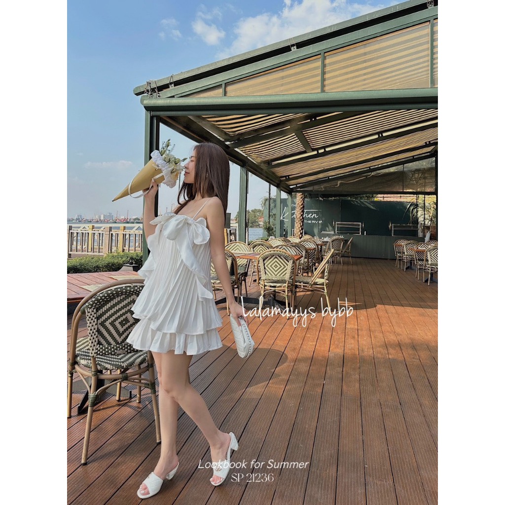 Set bộ đi chơi - Set áo và quần dập ly tiểu thư