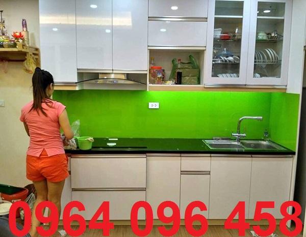 tranh kính ốp bếp tại hà nội