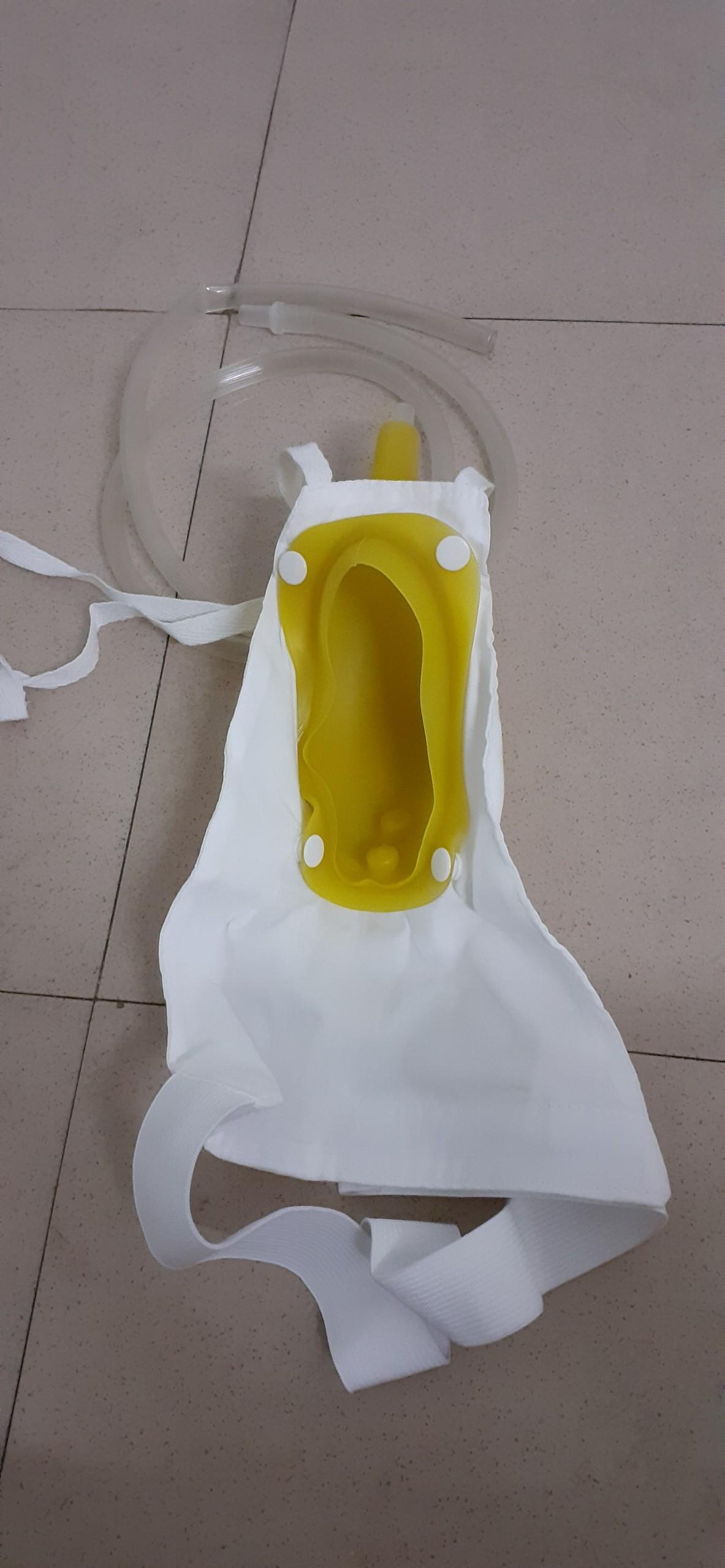 Dụng cụ hỗ trợ bệnh nhân nữ đi tiểu