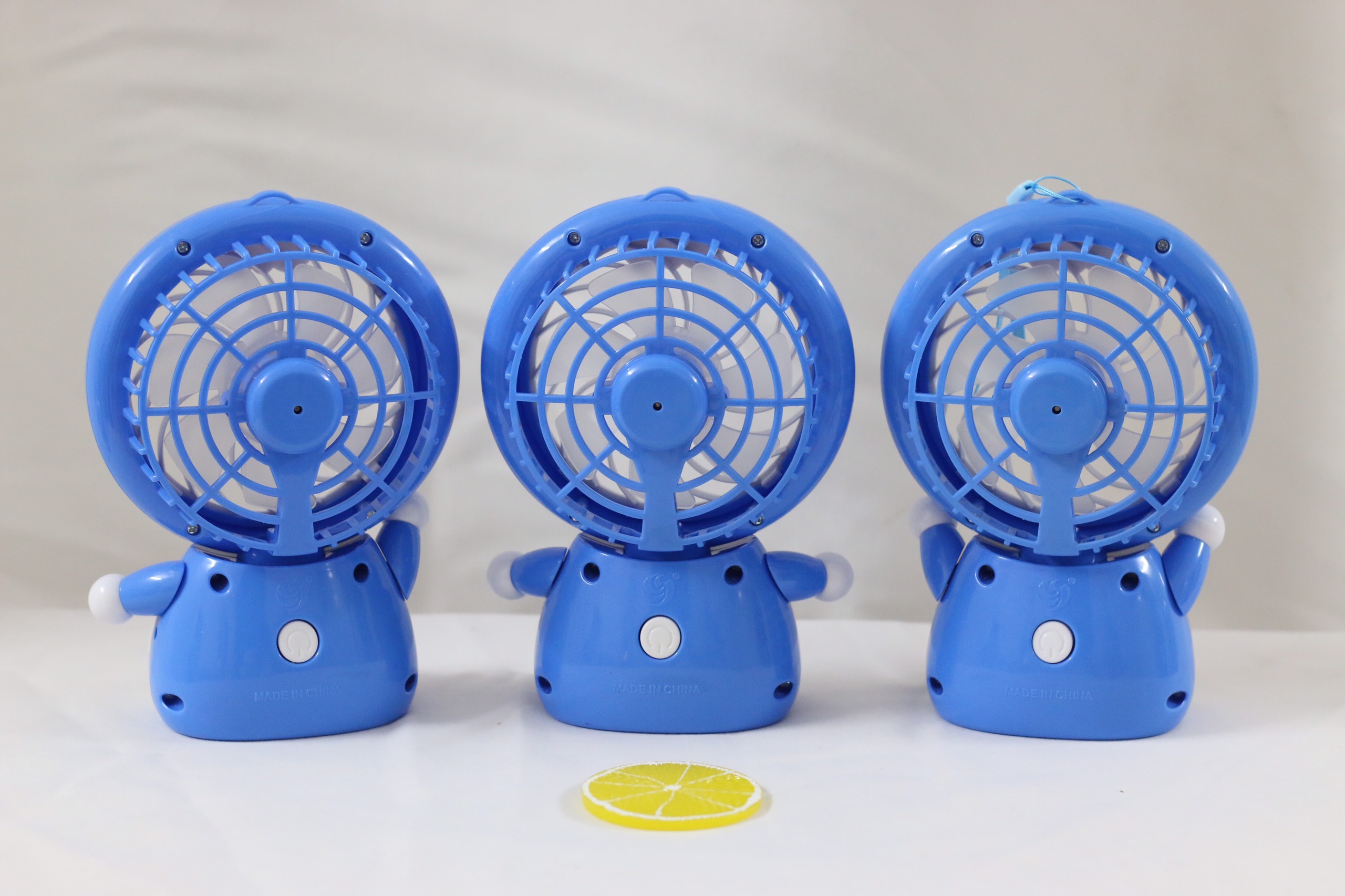 Quạt Tích Điện Mini Có Đèn Doremon Doraemon