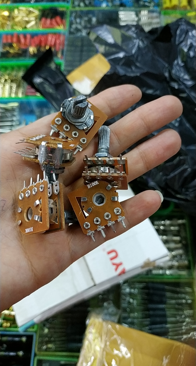 Chiết áp 8 chân 100K kép 5 cái