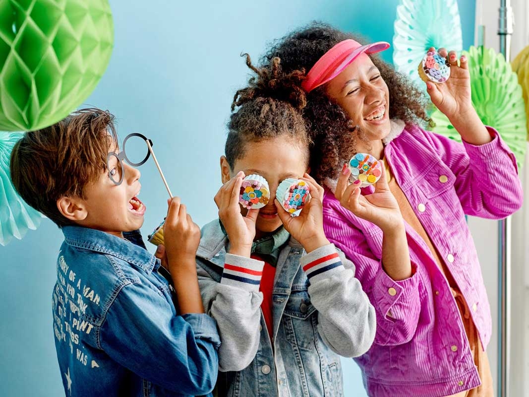 Đồ Chơi Lắp Ráp LEGO Dots 41926 - Creative Party Kit (623 Mảnh Ghép)