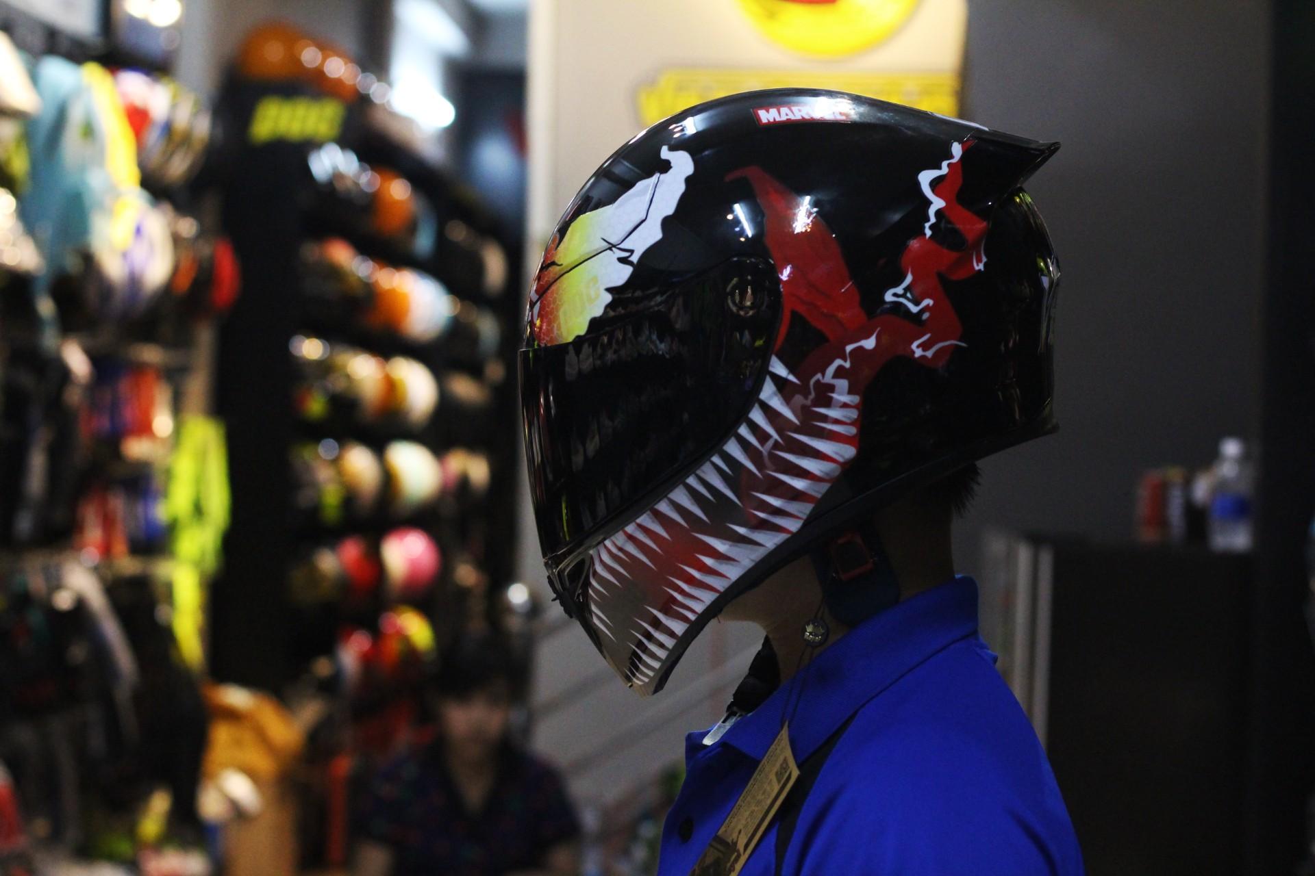 Tem decal Venom dán nón bảo hiểm