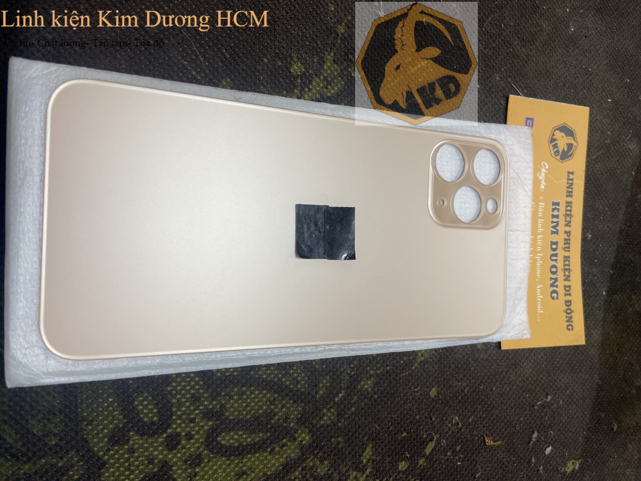 [HCM] Nắp lưng kính cho Ip 11 pro (mắt to, không cần tháo máy để thay nắp lưng).