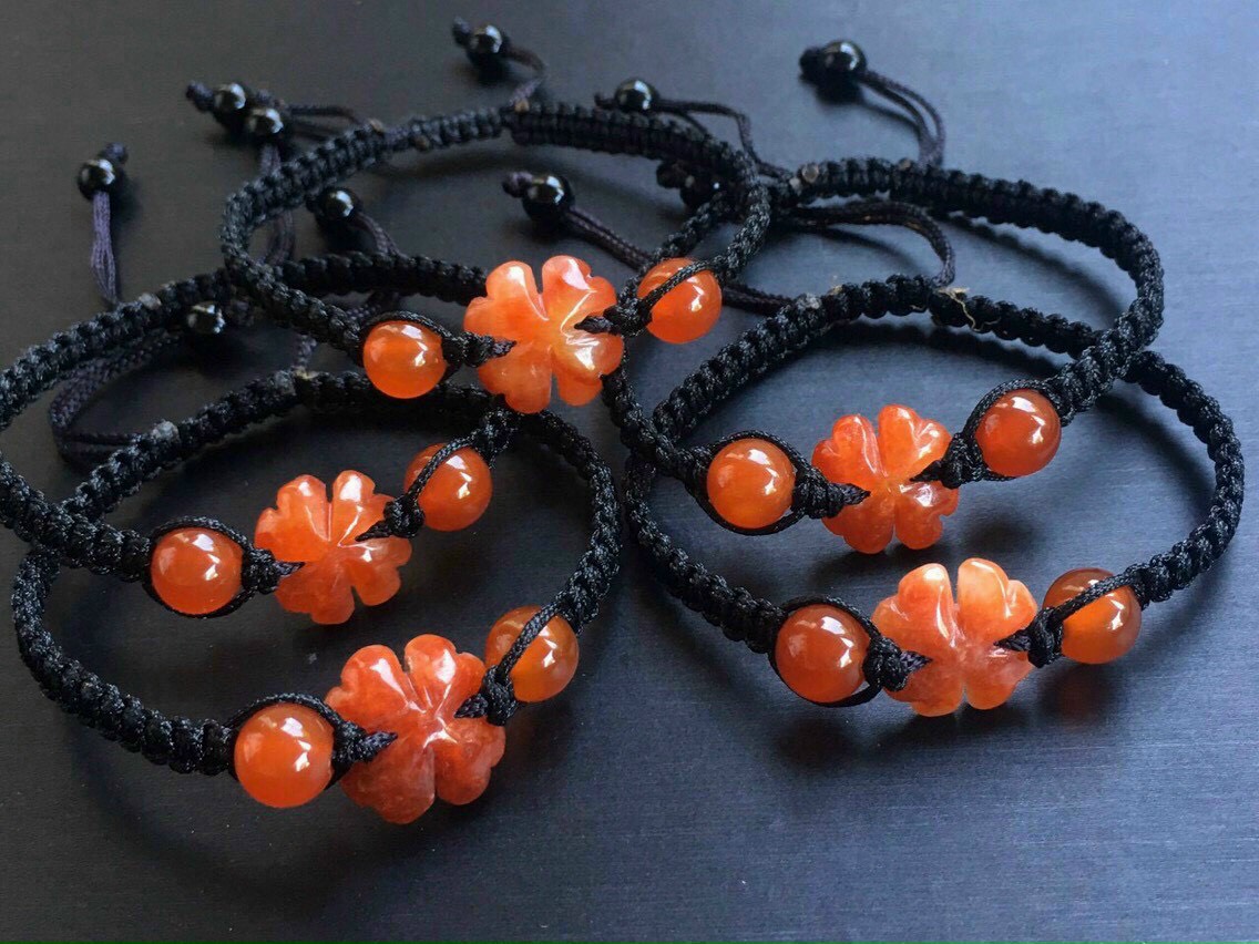 Vòng đeo tay, lắc tay cỏ may mắn bốn lá phong thủy đá ngọc cẩm thạch huyết đỏ