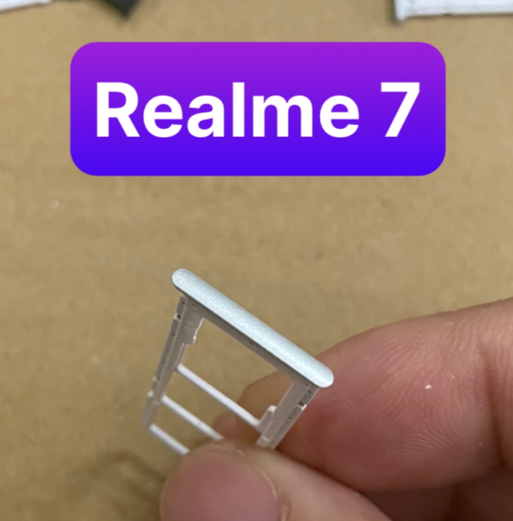 khay sim Realme 7