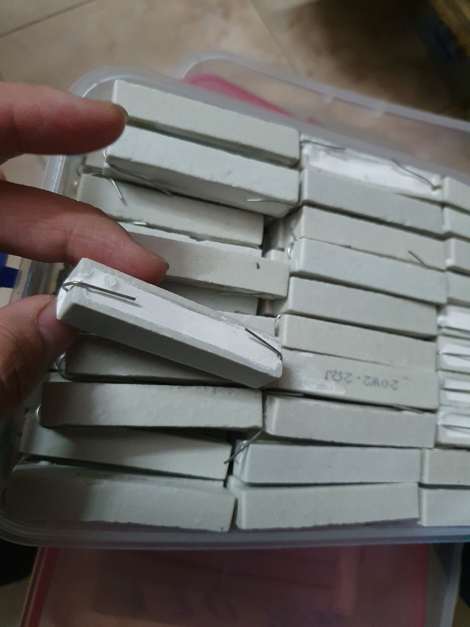 5 con trở sứ 2,2 ôm 20w