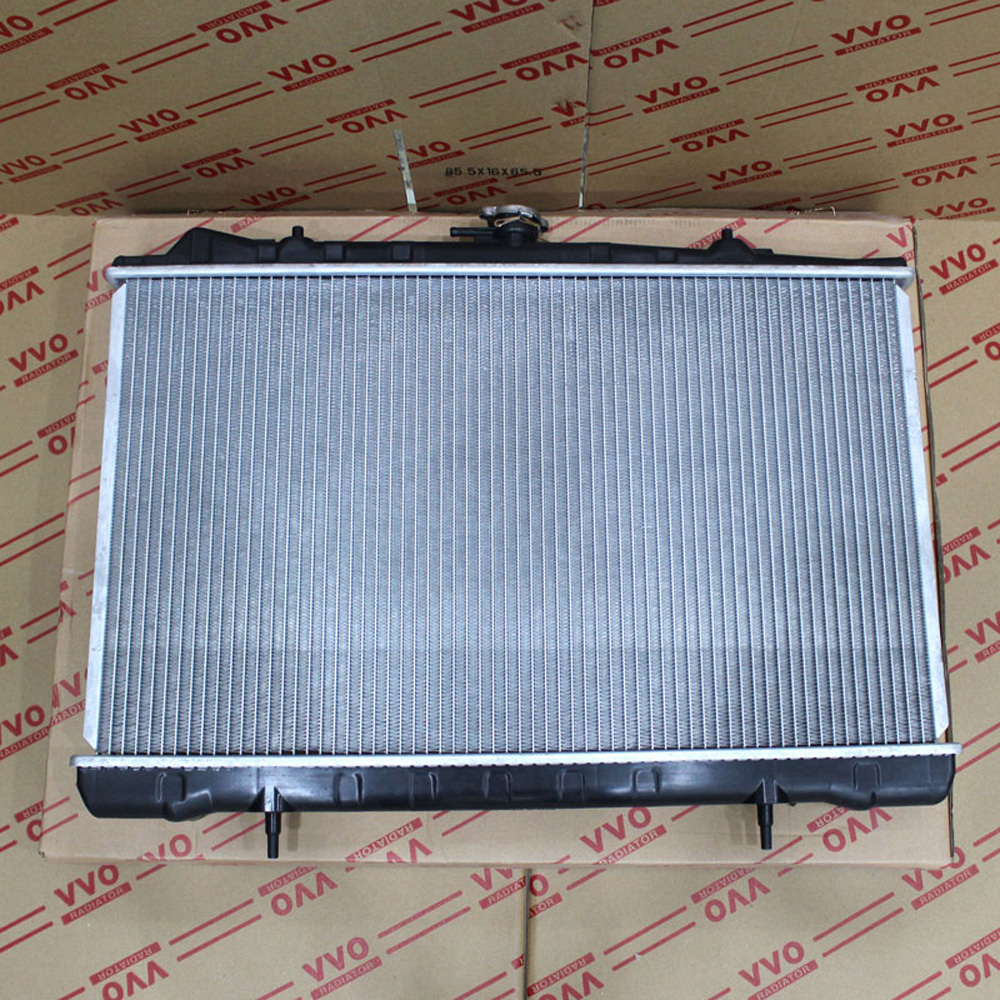 Két nước Nissan Cefiro, 1987-1991, số sàn