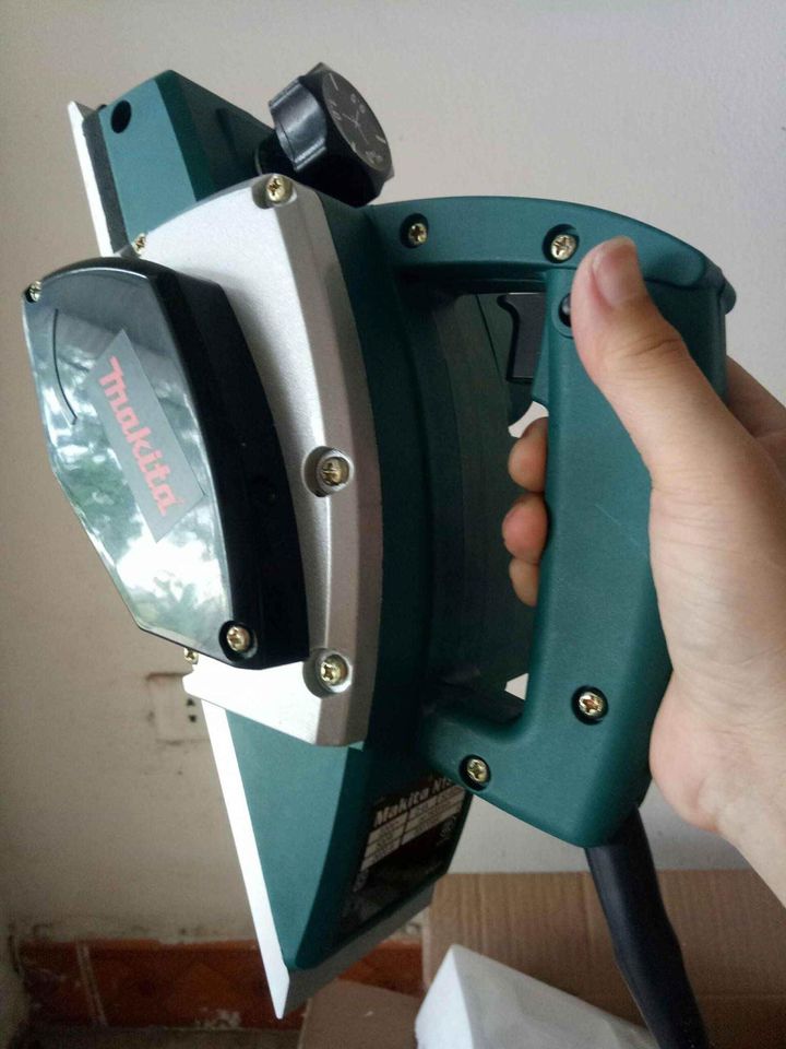 MÁY BÀO GỖ MAKITA