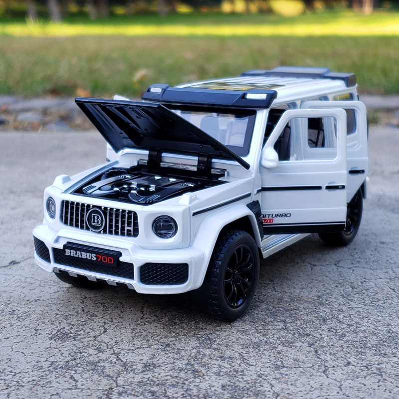Mô hình xe Mercedes Brabus G700 1:32 Double Horses