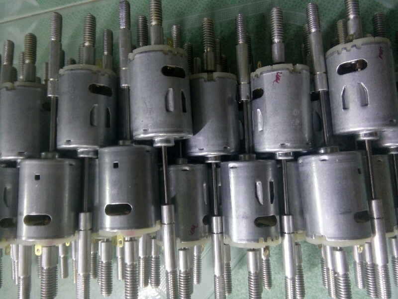 MOTOR QUẠT 12vdc có sẳn cốt