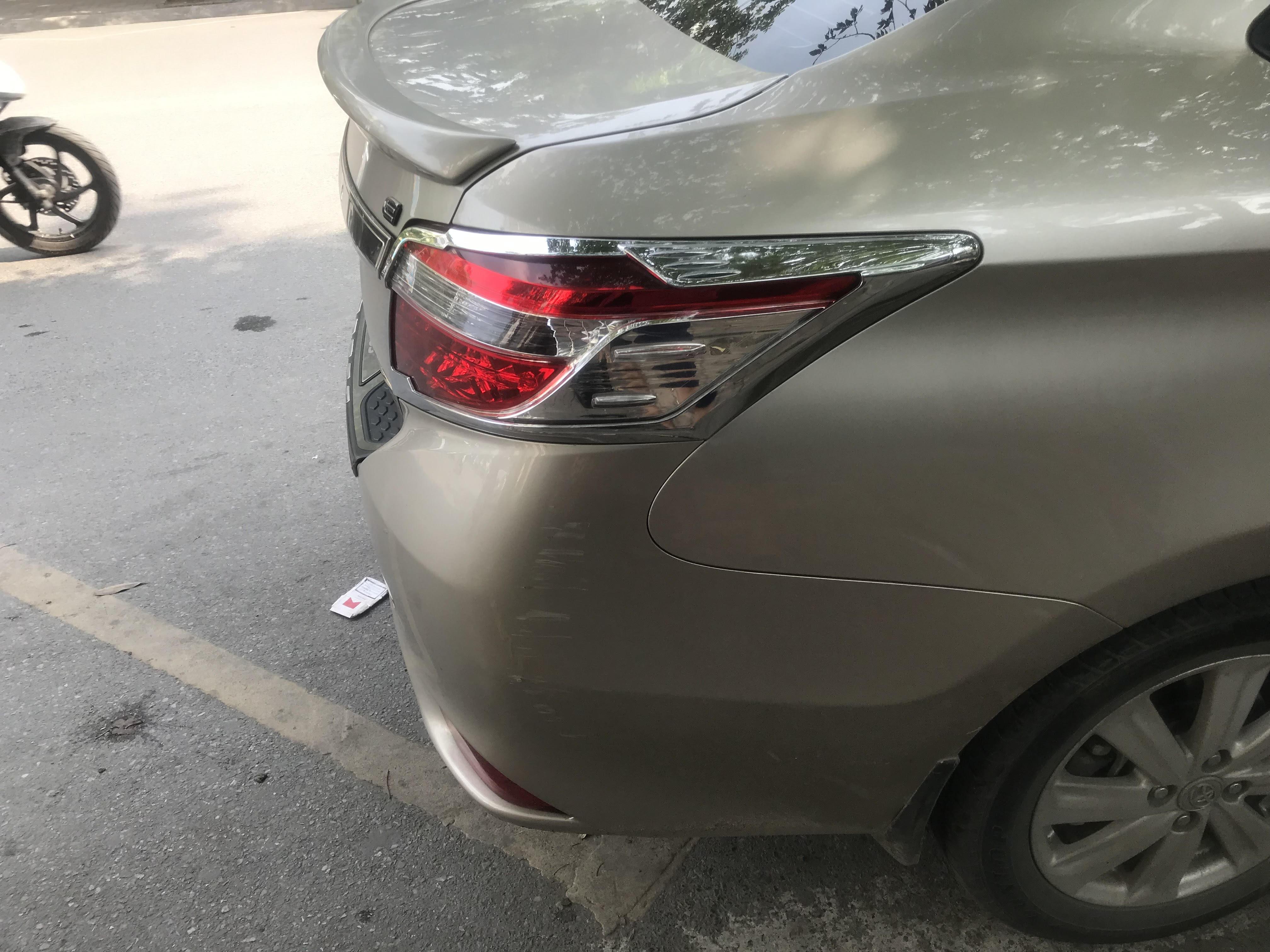 Đuôi gió liền cốp Vios 2014-2017 tặng băng dính 2 mặt