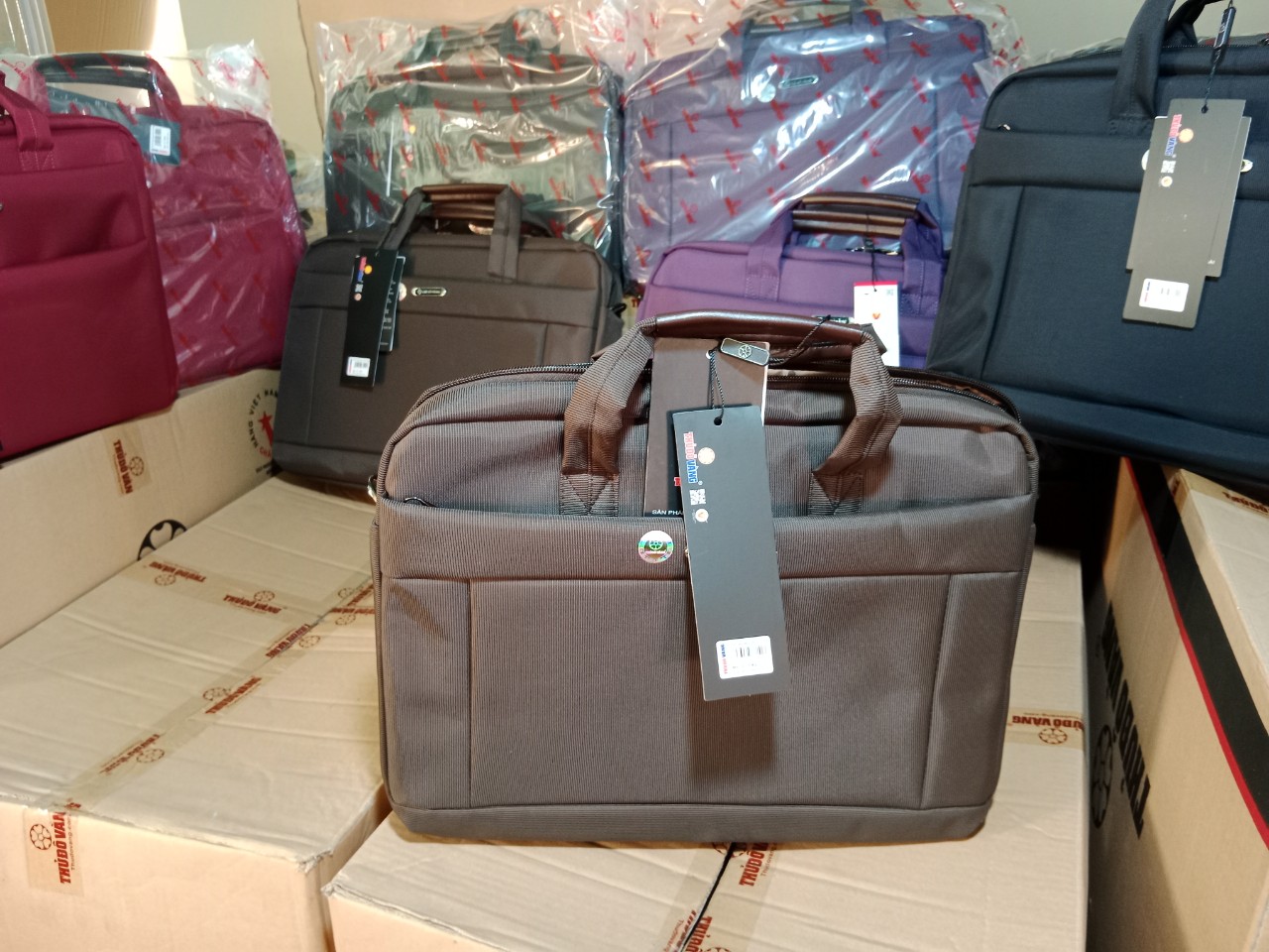Cặp Ngang Thủ Đô Vàng Cỡ Trung Màu Nâu (Mã SP C142/C342/C442/C542/C642/C742/C842)