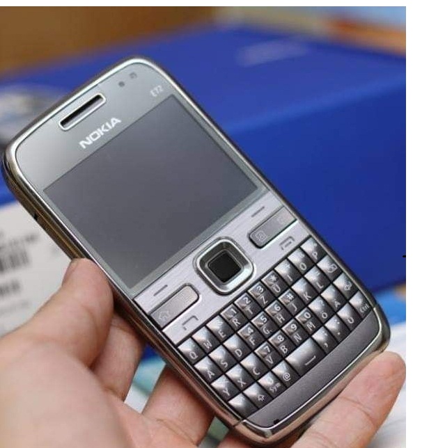 Nokia e72  đẹp từng chi tiết/ main zin