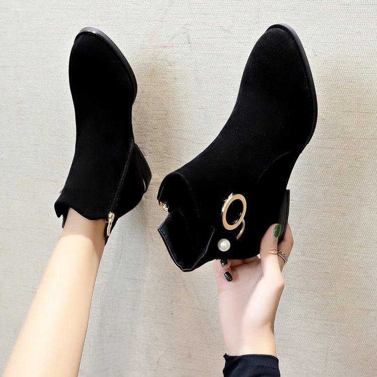 Giày boot nữ da lộn cá tính màu đen B165
