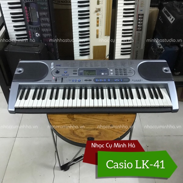 Organ Casio LK-41. Đàn 61 phím đã qua sử dụng, chạy hoàn hảo, chưa sửa chữa, ngoại hình còn tương đối đẹp.