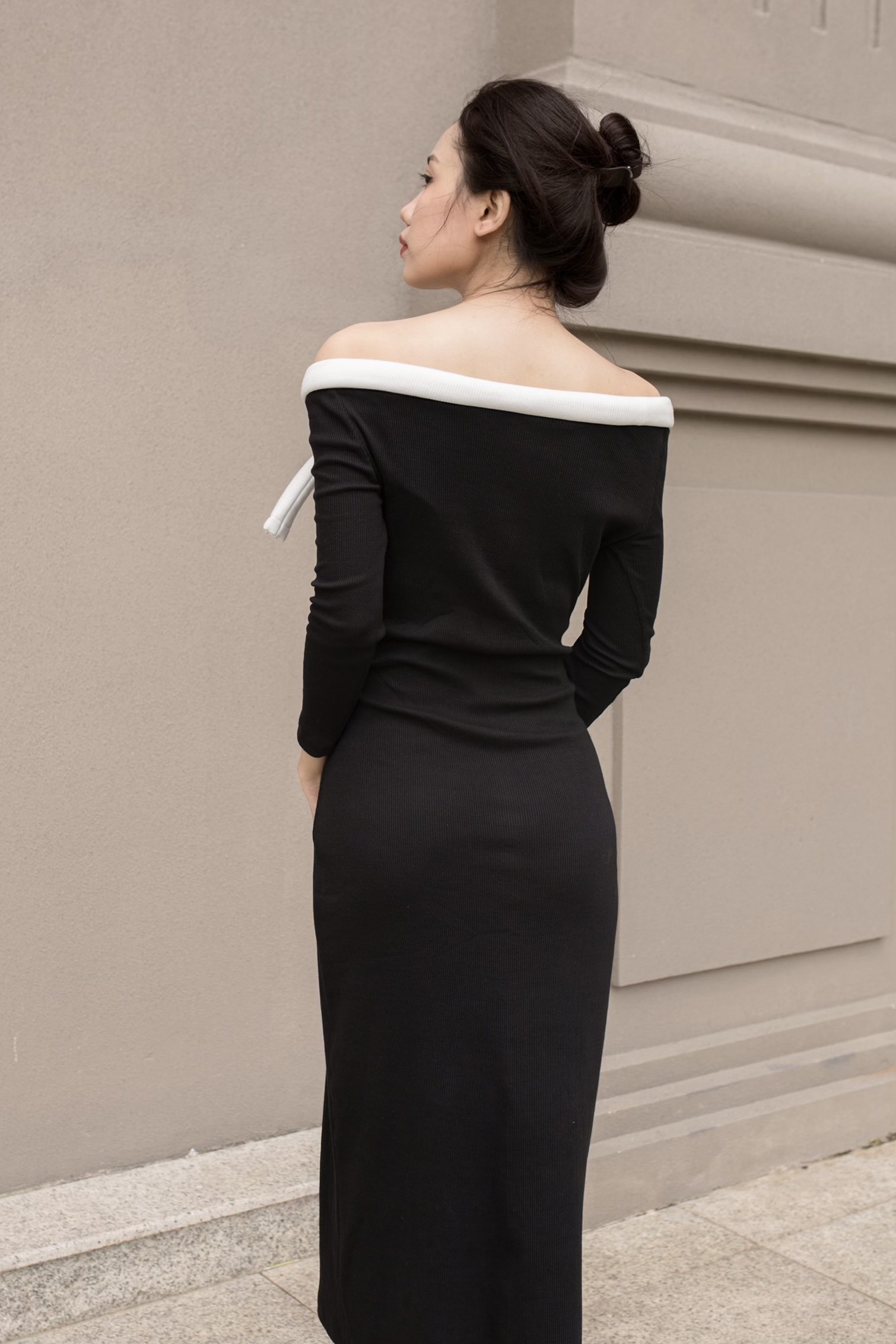 Đầm thun Mushroom Lee đen nơ trắng phom Xòe