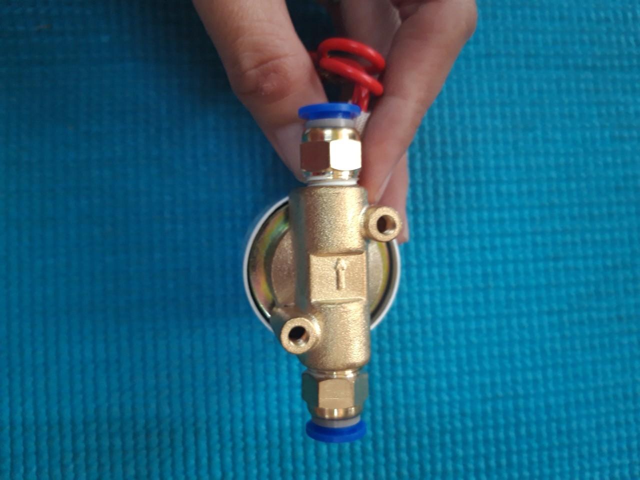 Van điện từ gài dây ống 8mm 220V dùng cho phun sương tự động (cuộn coil đồng)
