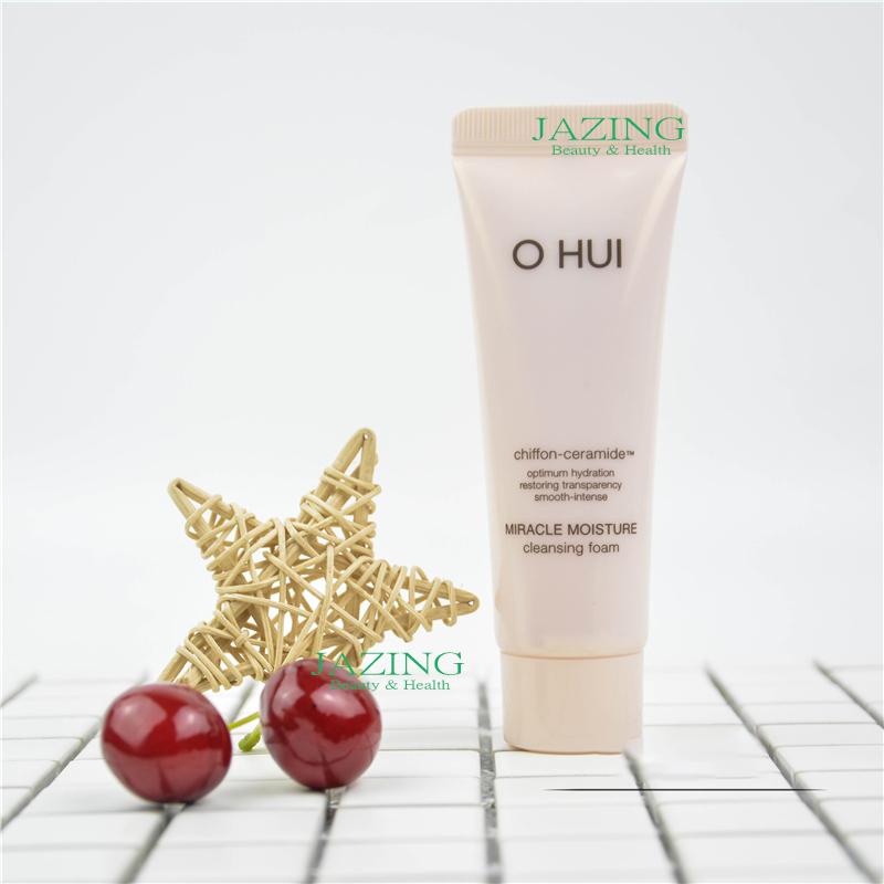 Sữa Rửa Mặt Dưỡng Ẩm Ohui Miracle Moisture Cleansing Foam 40ml