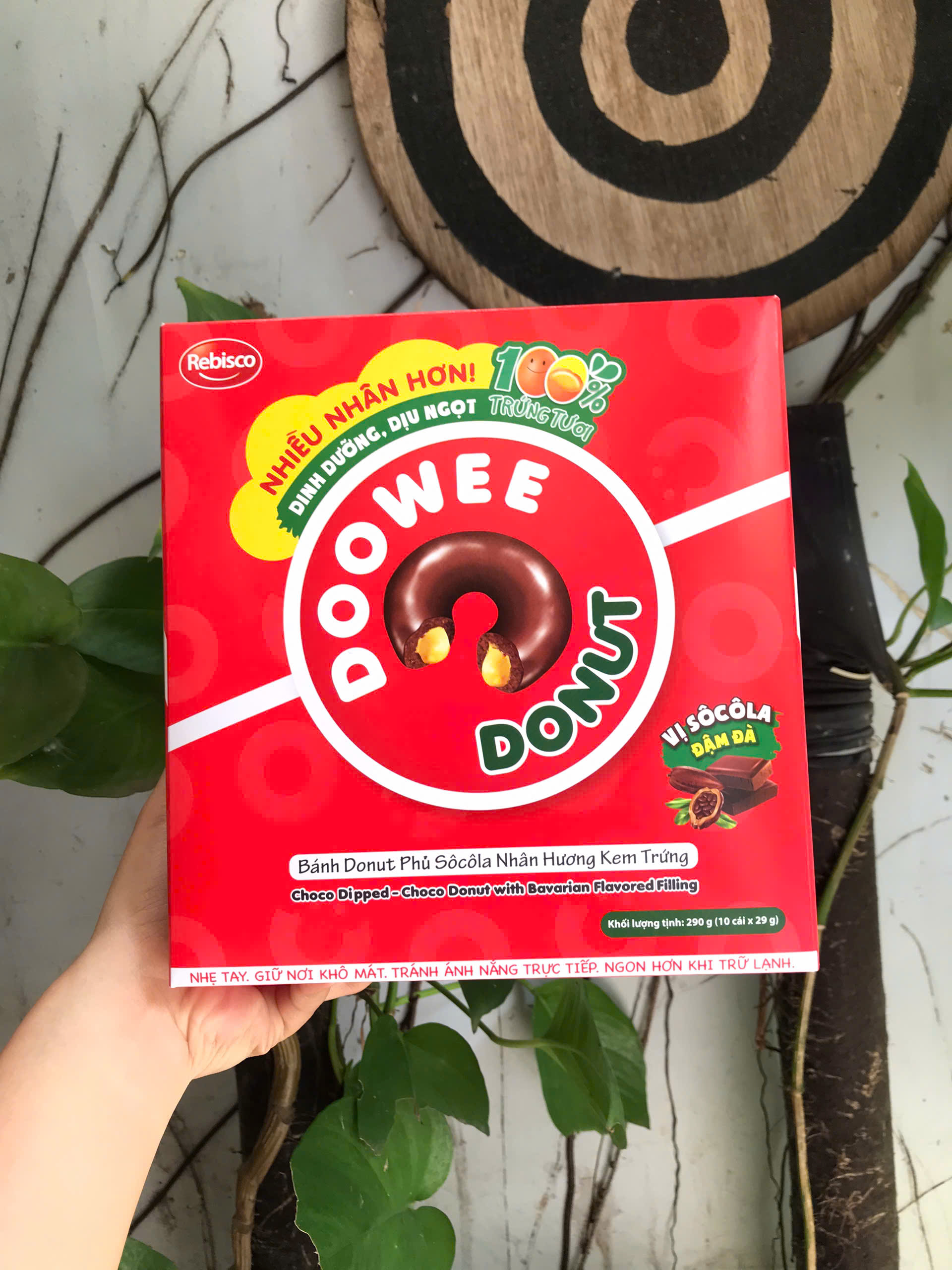 Bánh Doowee Donut Phủ Sôcôla Nhân Kem Trứng (Hộp 10 cái)