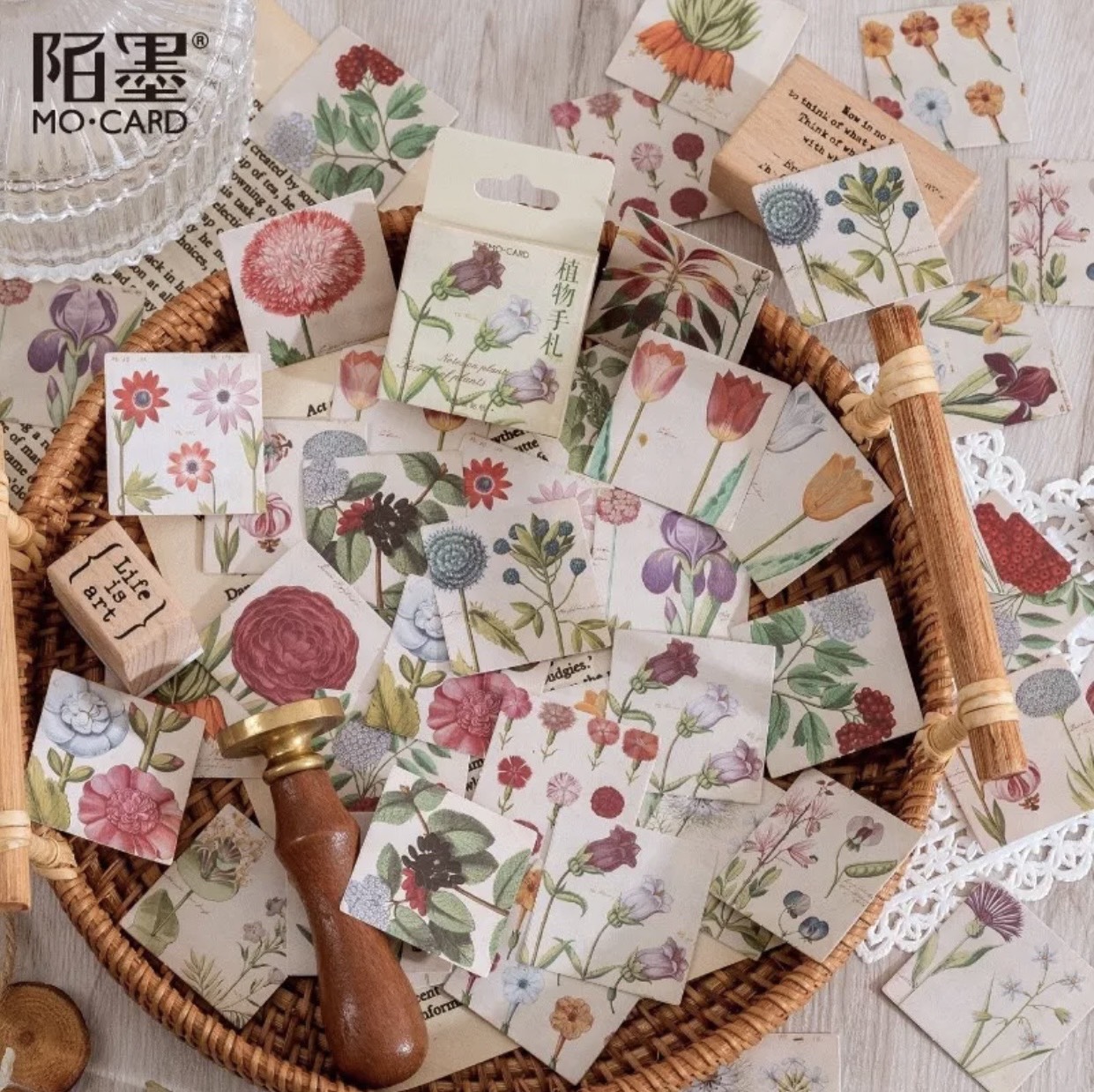 Hộp 45 46 sticker mini nhiều chủ đề