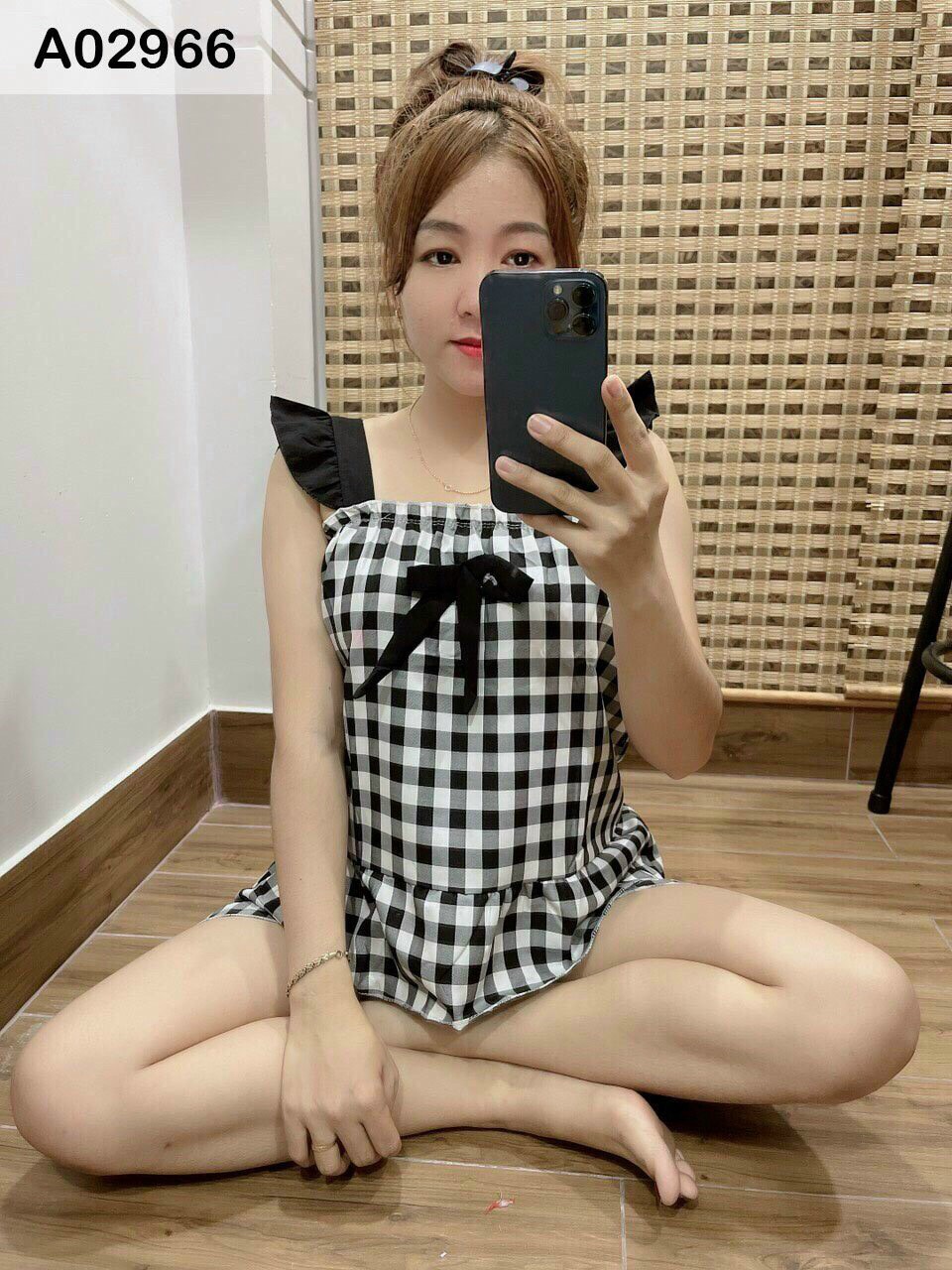 Set Bộ Kate Lụa Phối Sọc Caro Dễ Thương