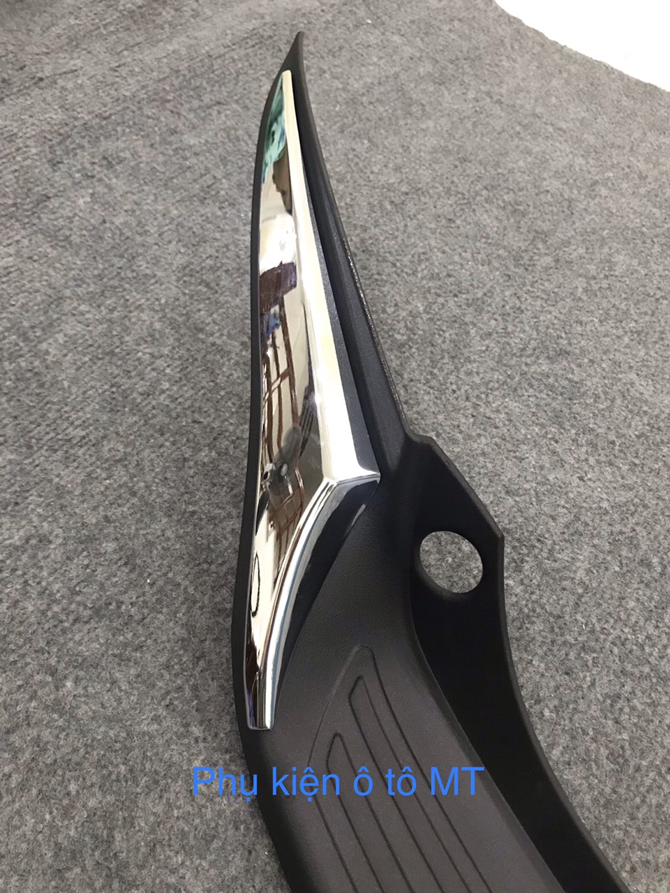 BẬC CỐP VIOS 2014-2018 nhựa