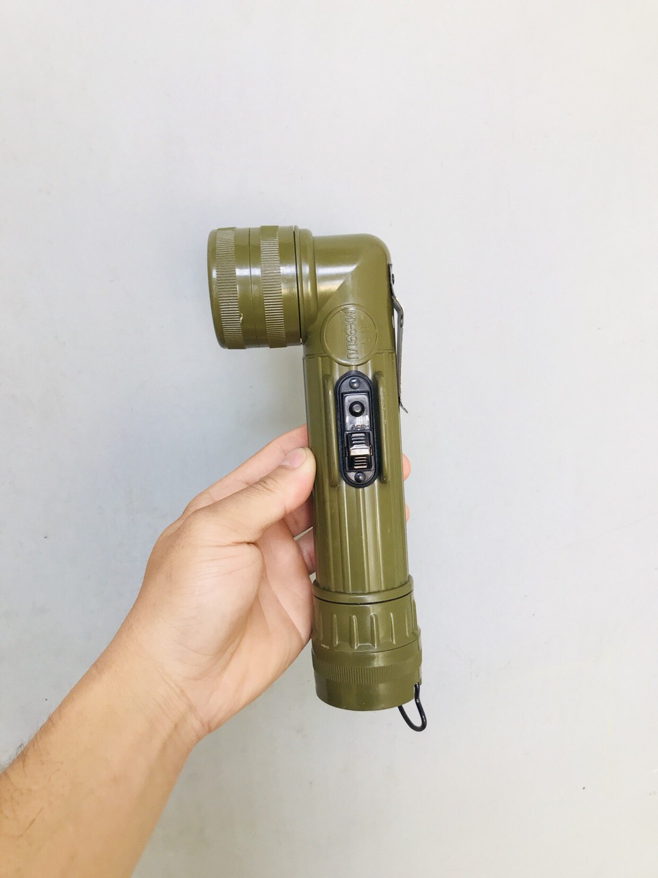 [HCM]Đèn pin cong đèn pin Mỹ xưa đèn pin lính