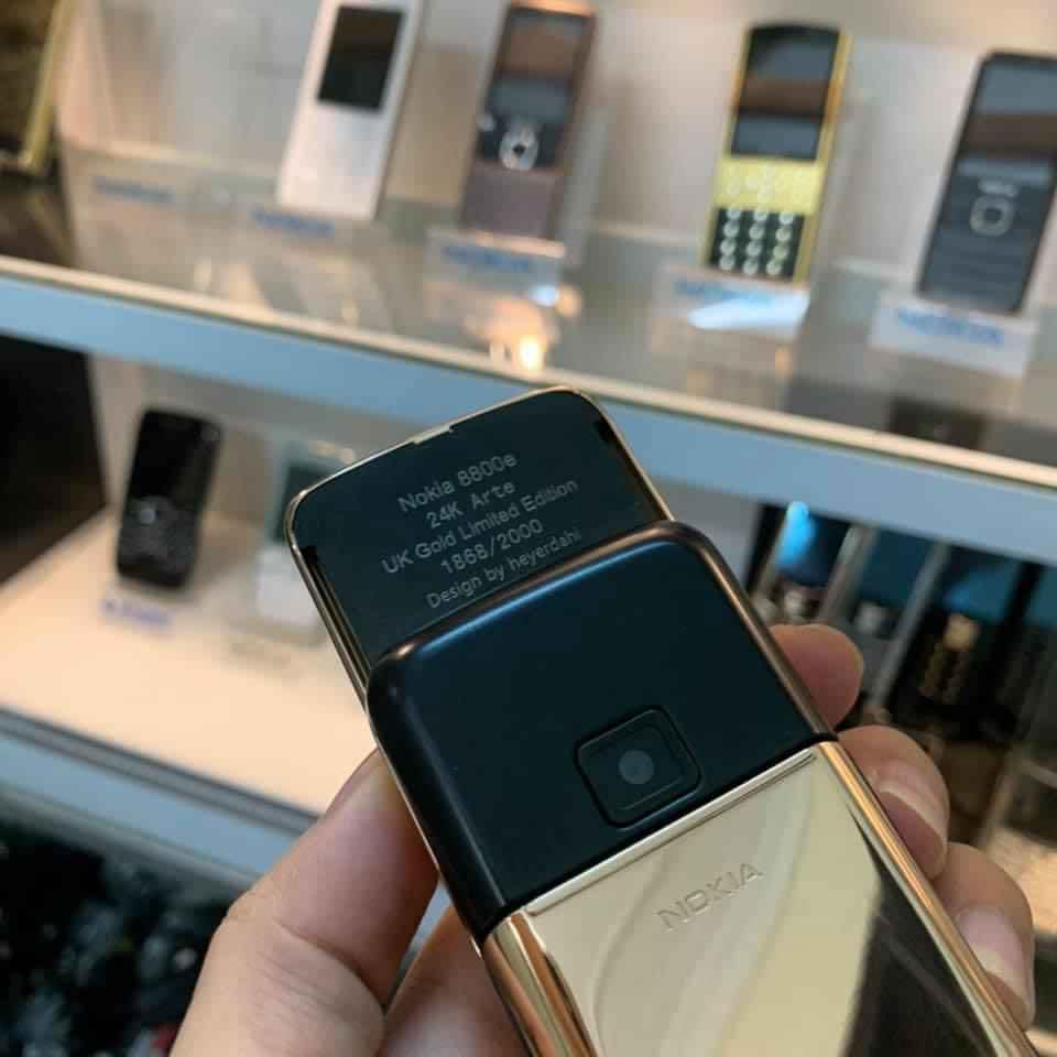 Nokia 8800 sapphire Rose Black limited edition