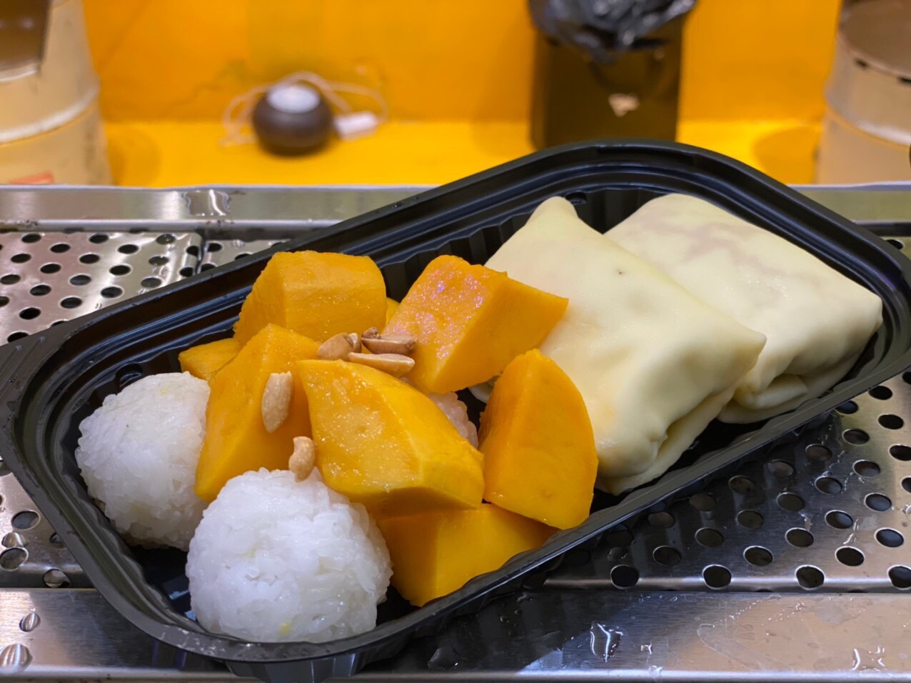 [HCM]Xôi xoài và Bánh Crepe (Mango Love Pillow)