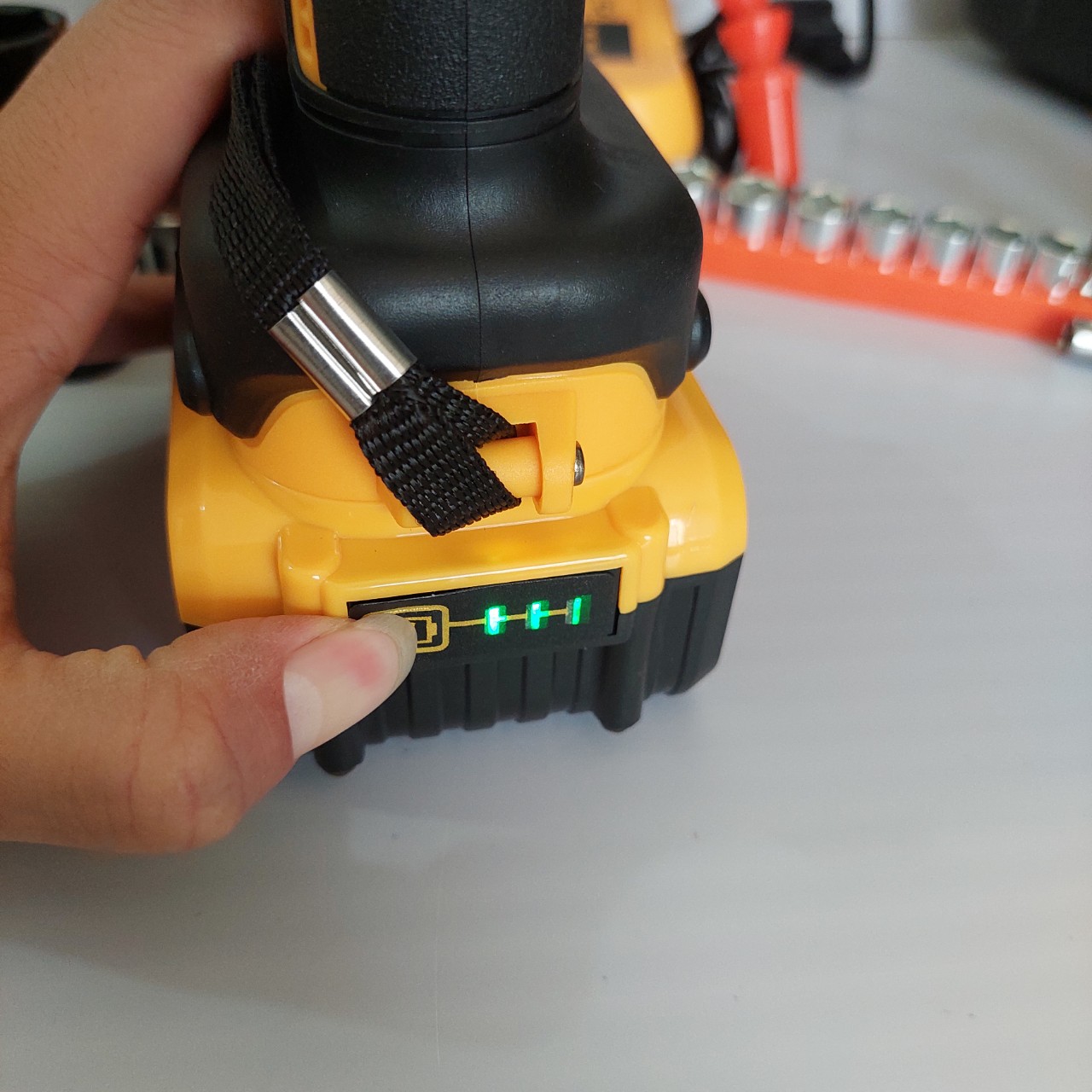[ CÔNG NGHỆ USA CAO CẤP ] SIẾT BULONG DW 20V KHÔNG CHỔI THAN