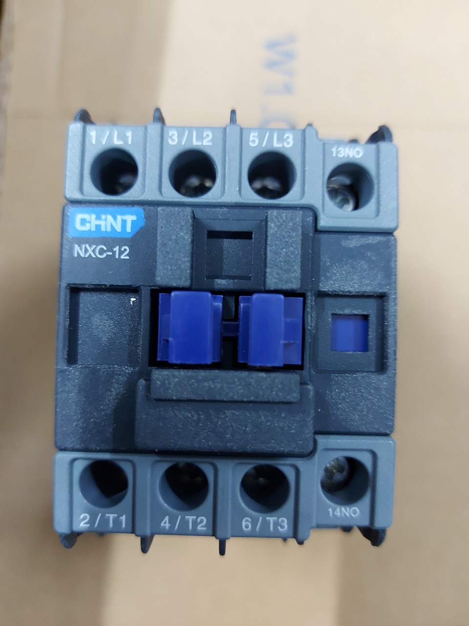 Khởi động từ chint nxc 12a-220v