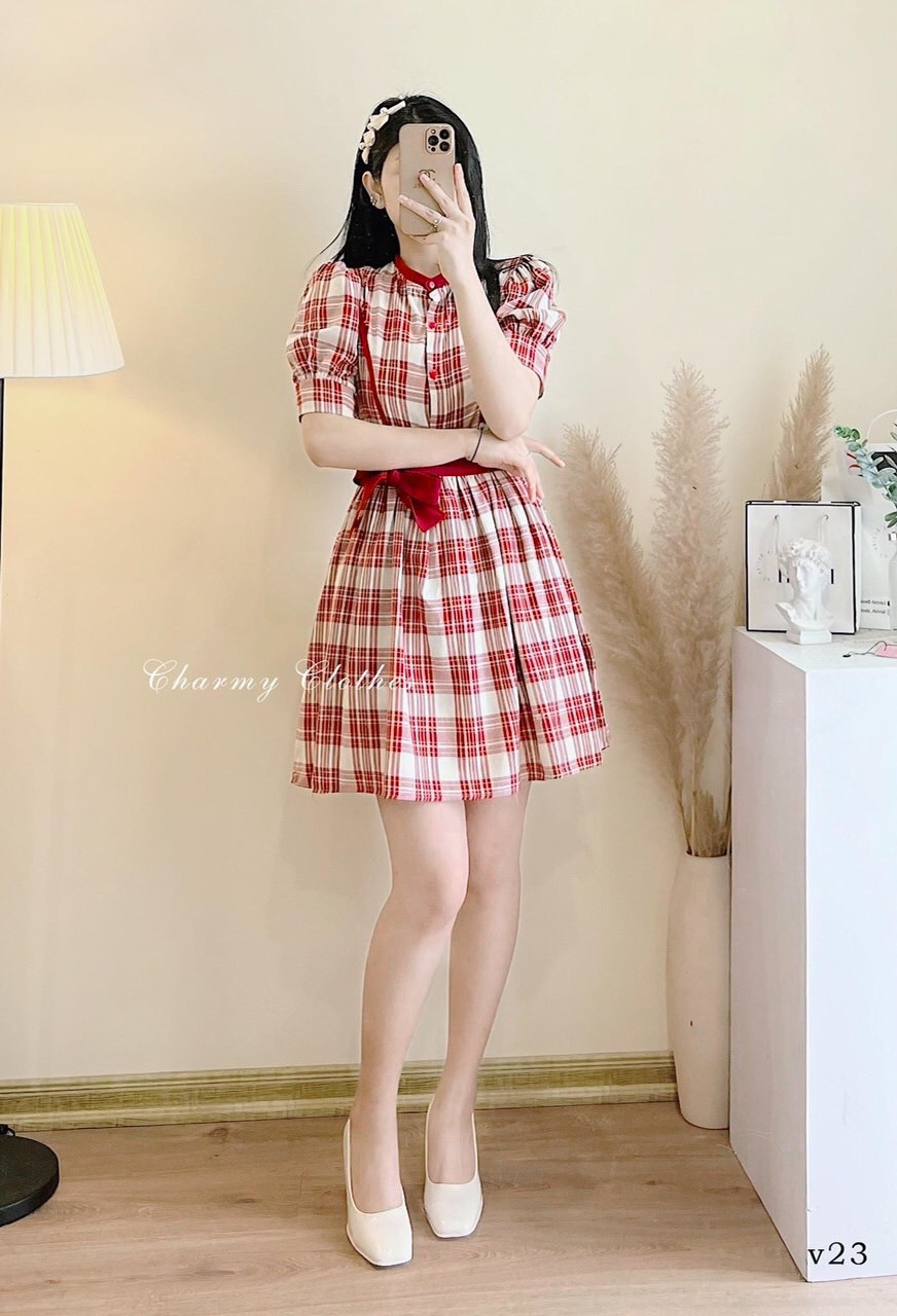 Váy kẻ phối đai eo viền