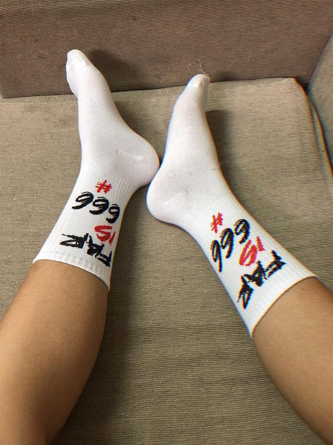 Vớ (tất) unnisex Off White chữ FAR IS 666# (trắng)